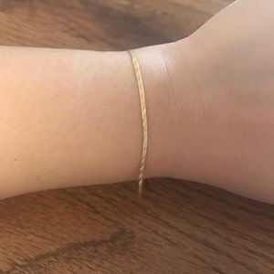 Herringbone Bracelet .7grams Lenght 7”
